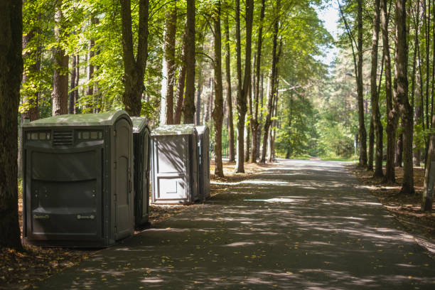 Best Porta potty delivery and setup  in Minneola, FL